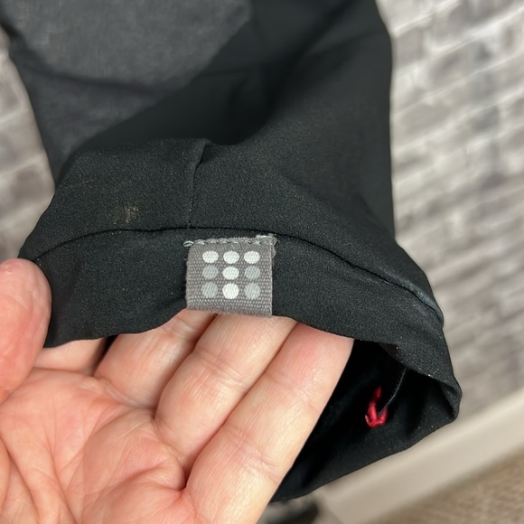 Title nine - Picture 3 of 10